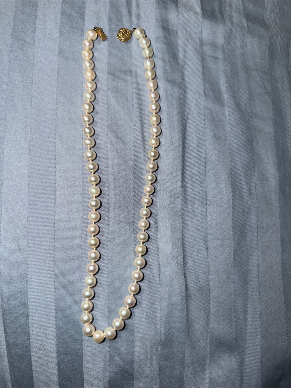 Classic Pearl Necklace with 14k gold clasp in Pearl White
